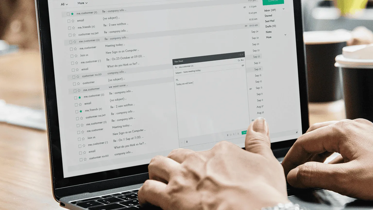 Standard- vs. Individualsoftware: Welches ist die richtige Wahl für Ihr Unternehmen?